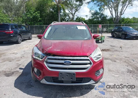 2017 Ford Escape Titanium из США, поврежденный, VIN 1FMCU9J93HUC01863